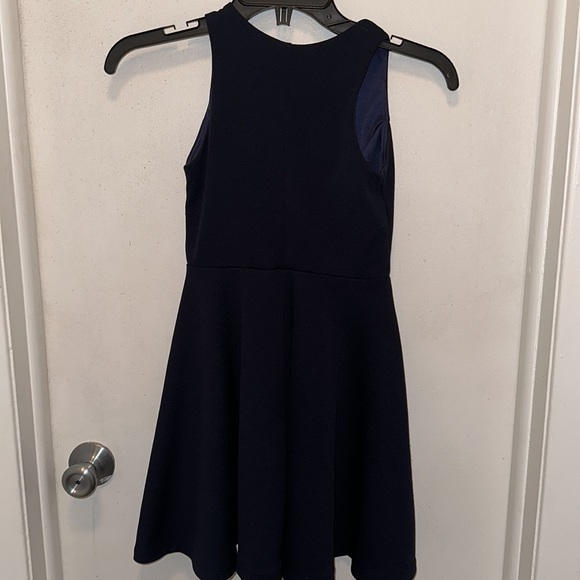 UDTFASHION Navy racer back Dress. Hi neckline, stretchy & flare skirt SZ 8 - Picture 4 of 5